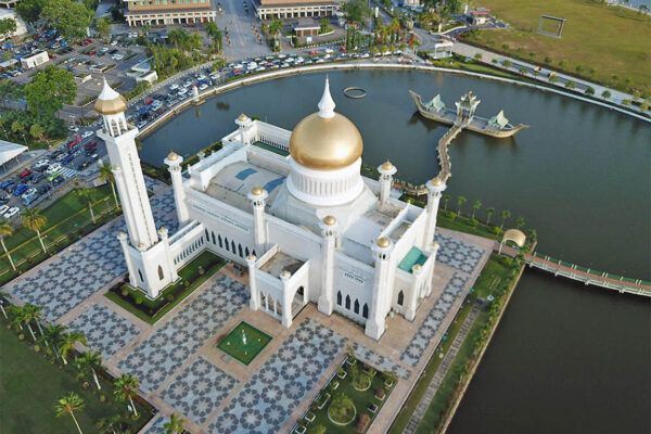 Omar ‘Ali Saifuddien Mosque - Brunei Tourism Official Site